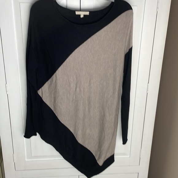 Joan Vass Asymmetric Black and Gray Color Block Sweater Shirt Size Medium - Picture 5 of 5